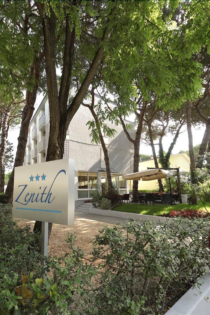 Hotel Meuble Zenith ลินญาโน ซับเบียโดโร ภายนอก รูปภาพ